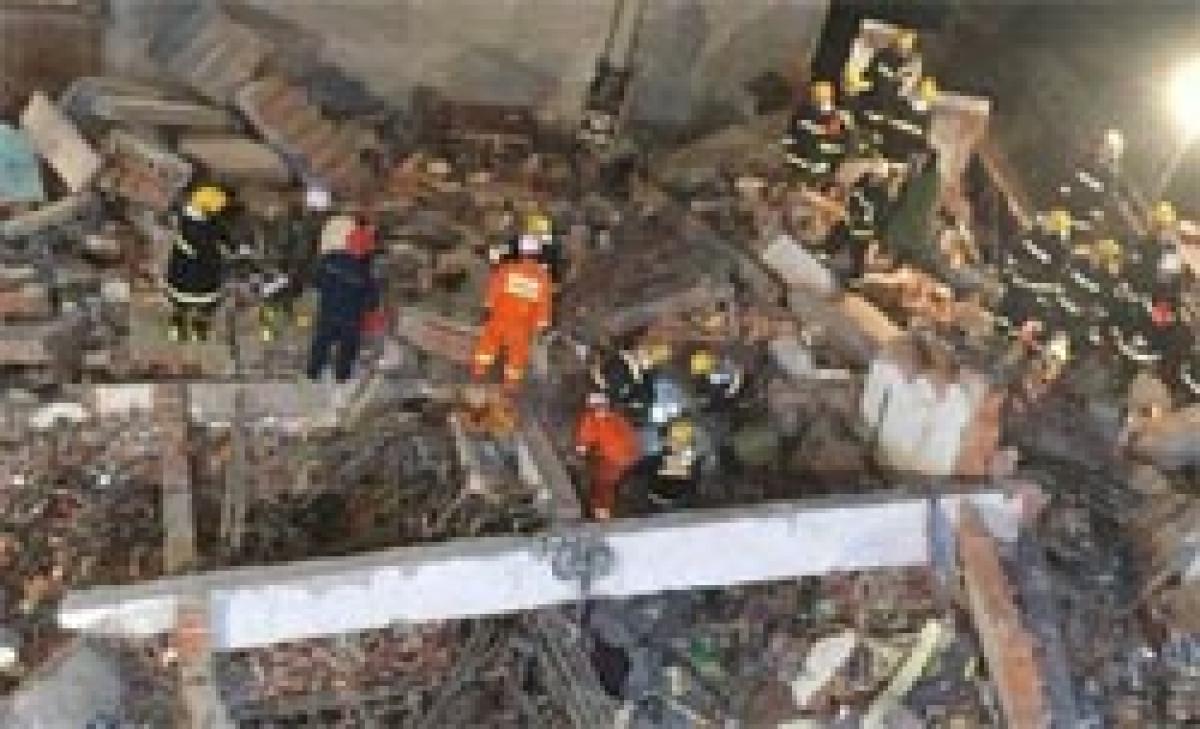 Building collapse in central China; 17 killed